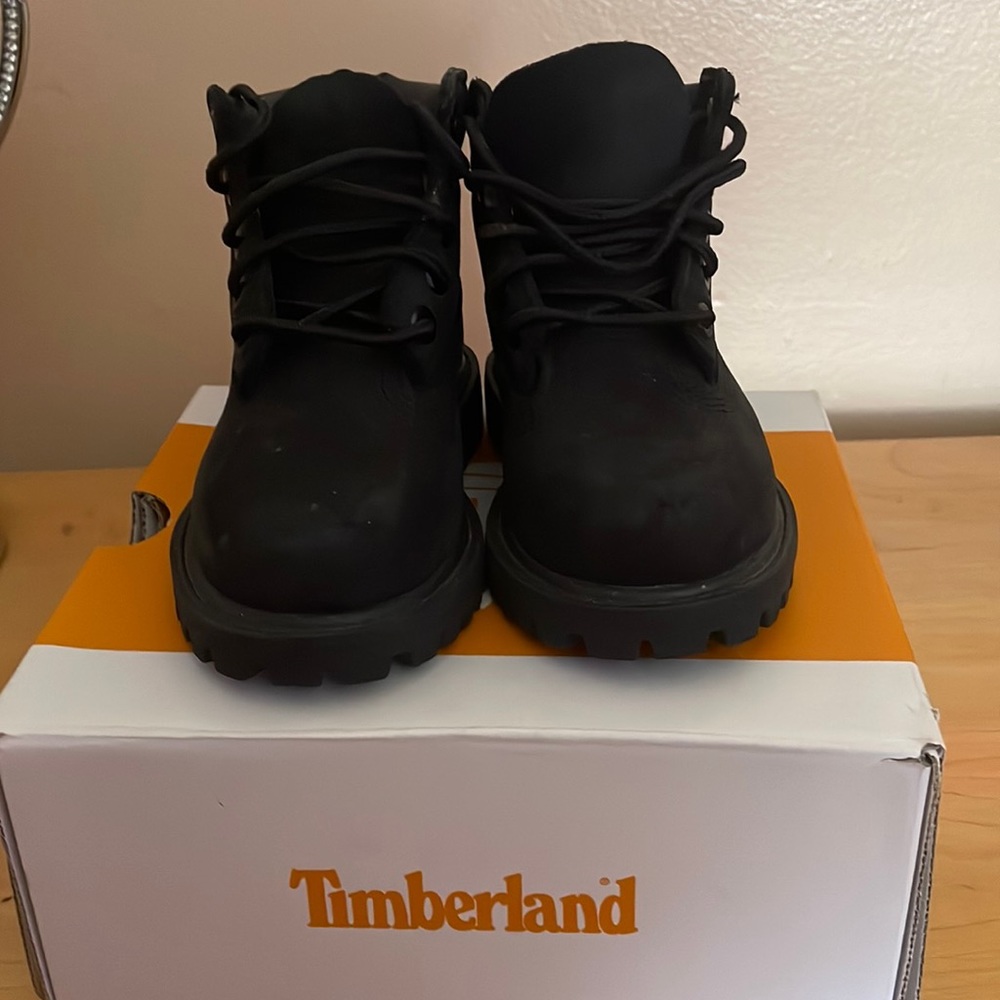 Black timberland 6 in/Toddler worn 1 once never worn after cleaned by offical